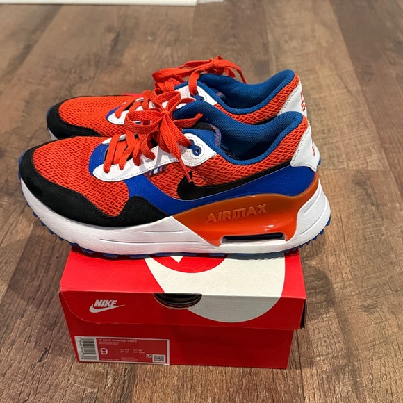 WOMENS AIR MAX SE FLORIDA GATORS - Picture 3 of 7